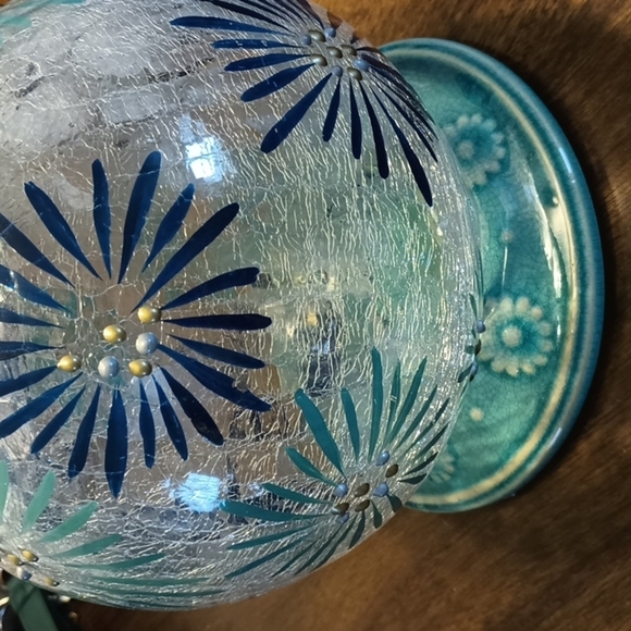 Crackled glass globe with ceramic stand - Picture 4 of 8